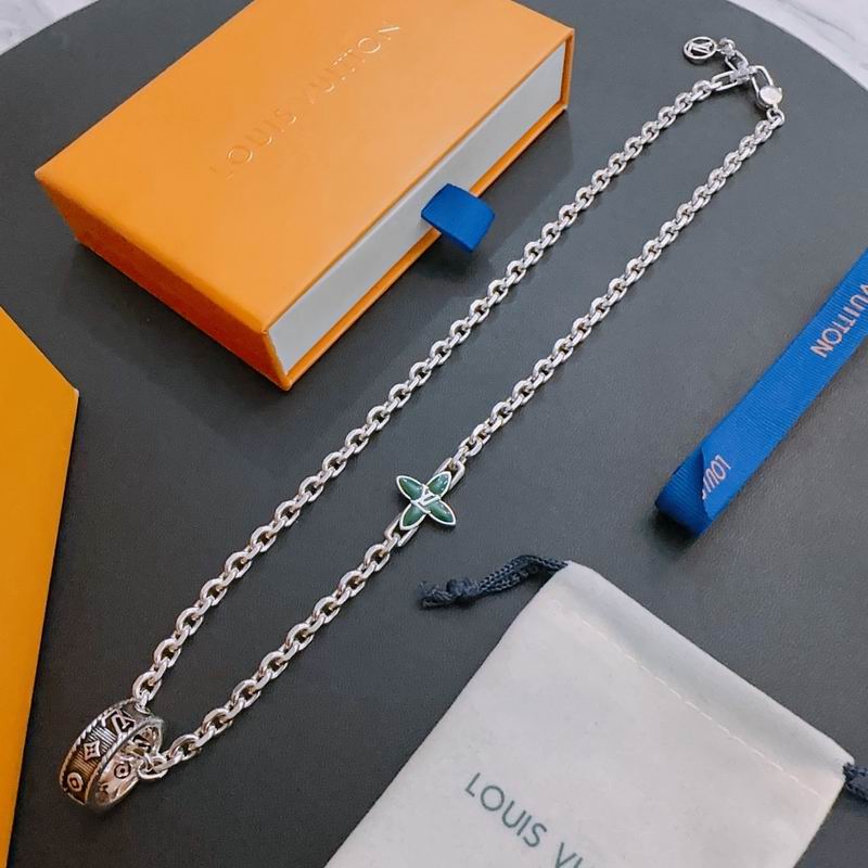 LV Necklace 03lyr423